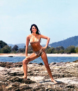 Caroline-Munro-d02