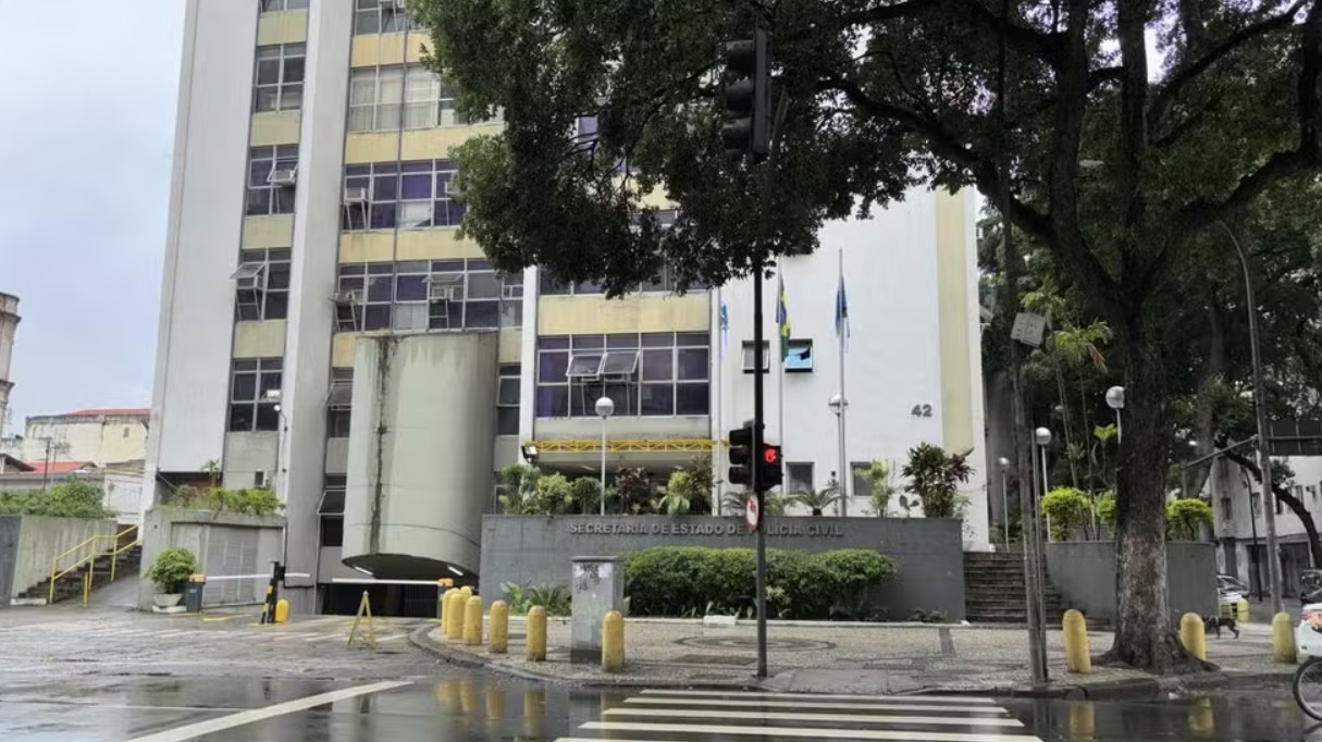Sede da Polícia Civil, no Centro do RJ, foi alvo de busca e apreensão — Foto: Anita Prado/TV Globo