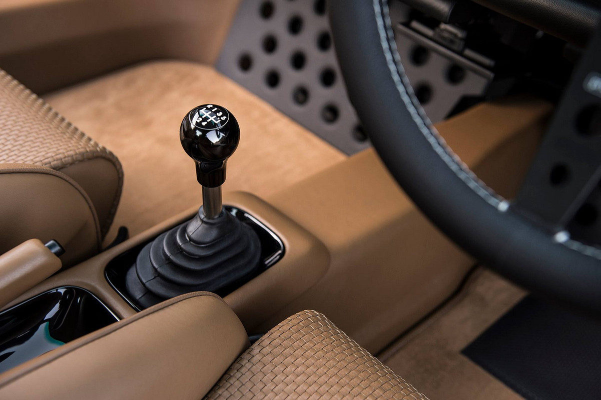 The-New-Zealand-commission-singervehicledesign-porsche-porsche911-newzealandcommission-handcraf.jpg