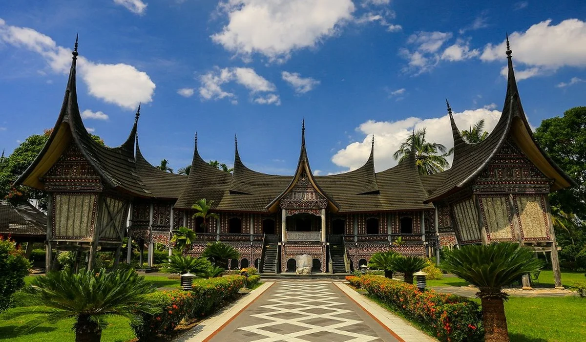 Provinsi Terindah di Indonesia yang Wajib Kamu Kunjungi