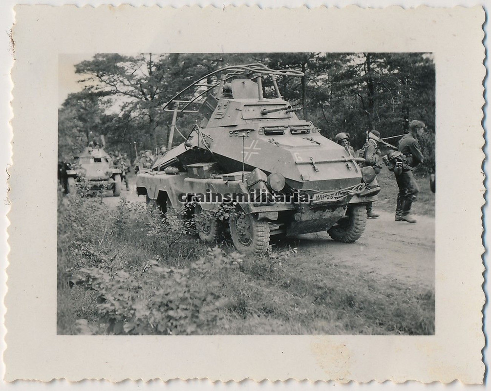 Orig. Foto Vormarsch SdKfz 232 u. 222 Panzerspäh