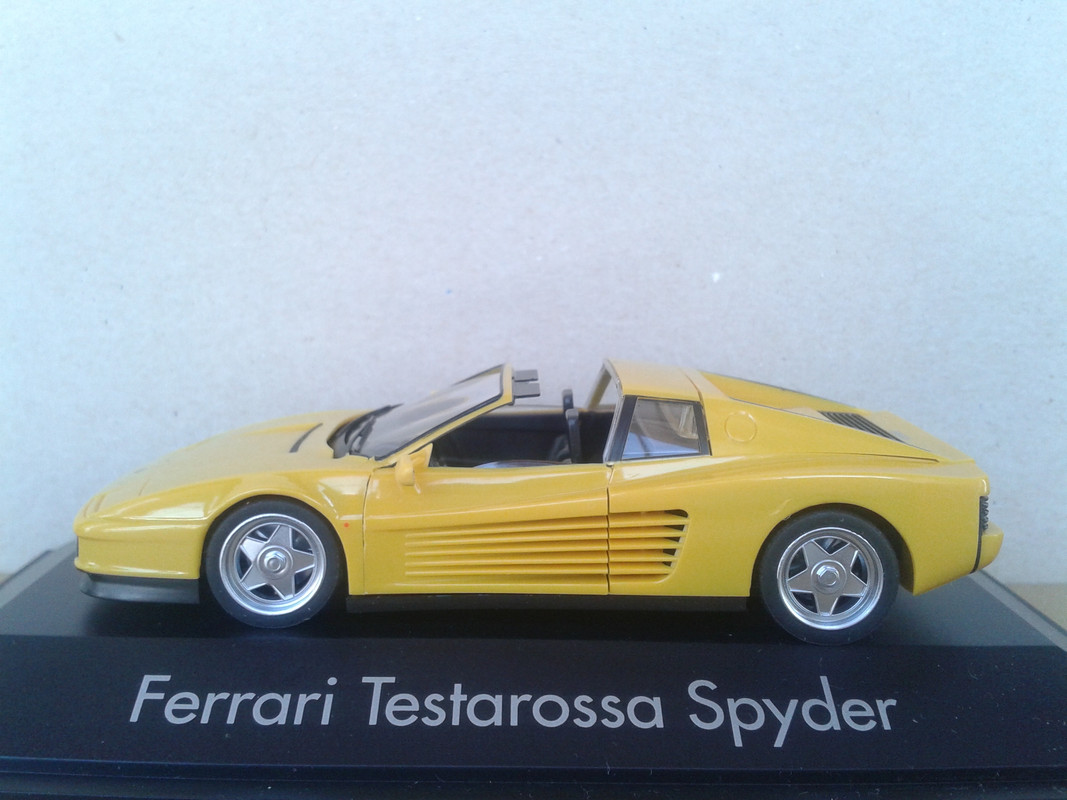 1986 Ferrari Testarossa GTS (Herpa) (22)