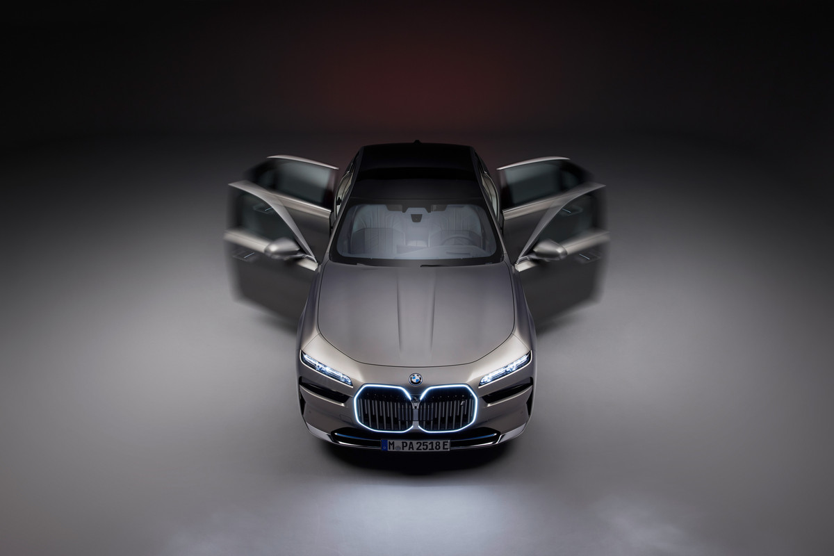 P90460968_highRes_the-new-bmw-7-series