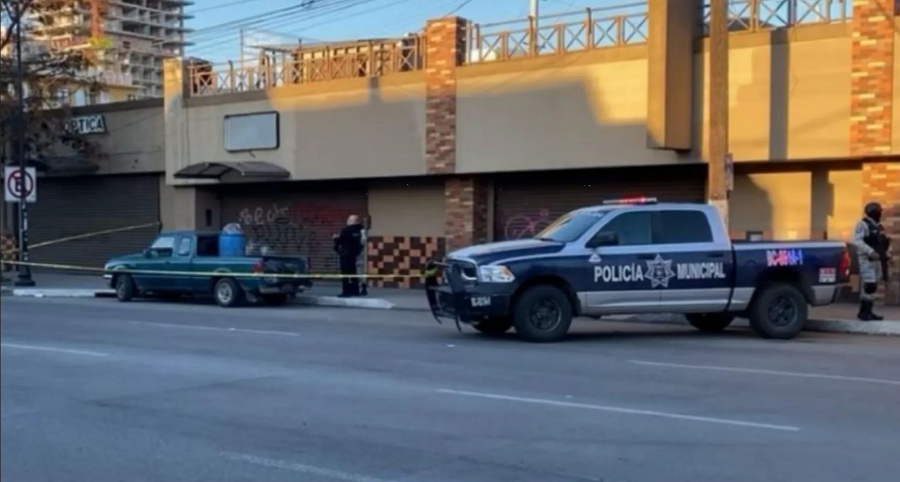 Hallan cuerpo en estado de descomposición dentro de un tambo en Tijuana