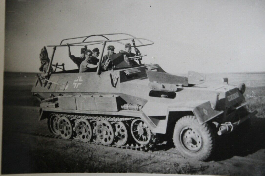 Foto Photo 122210 WW2 WK2 Panzer tank Panzerspähwagen Sd.Kfz. Balkenkreuz 1942