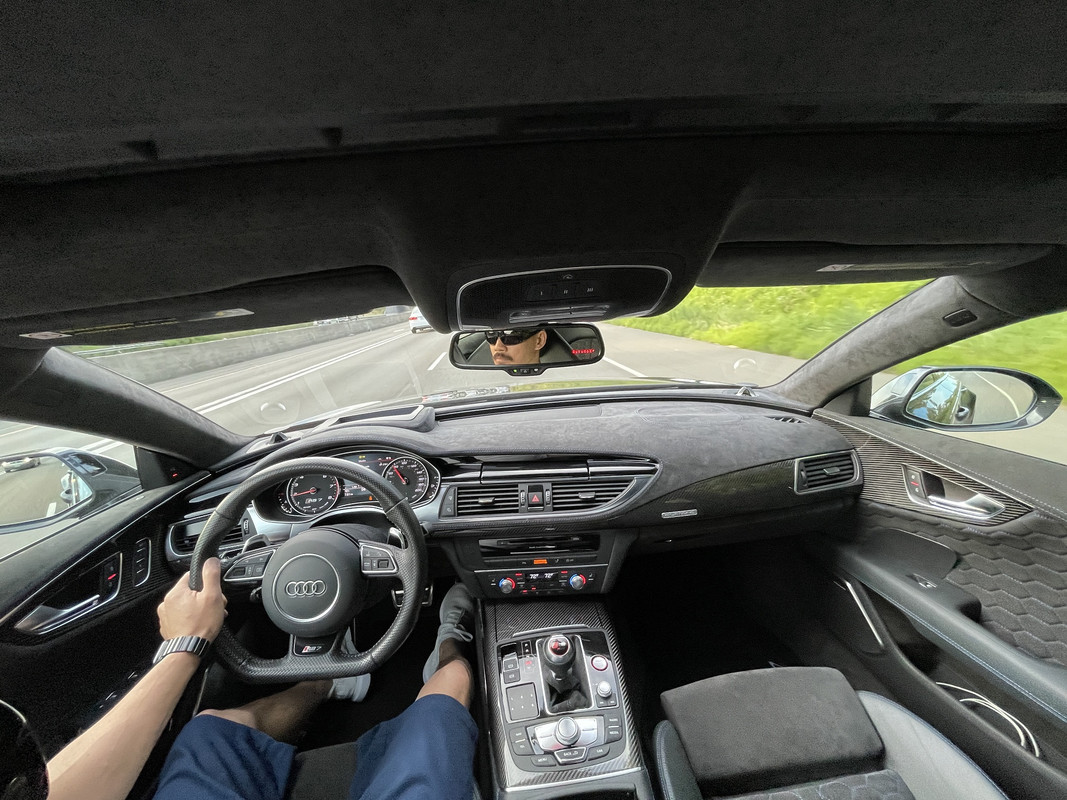 RS7_Alcantara_Interior_40