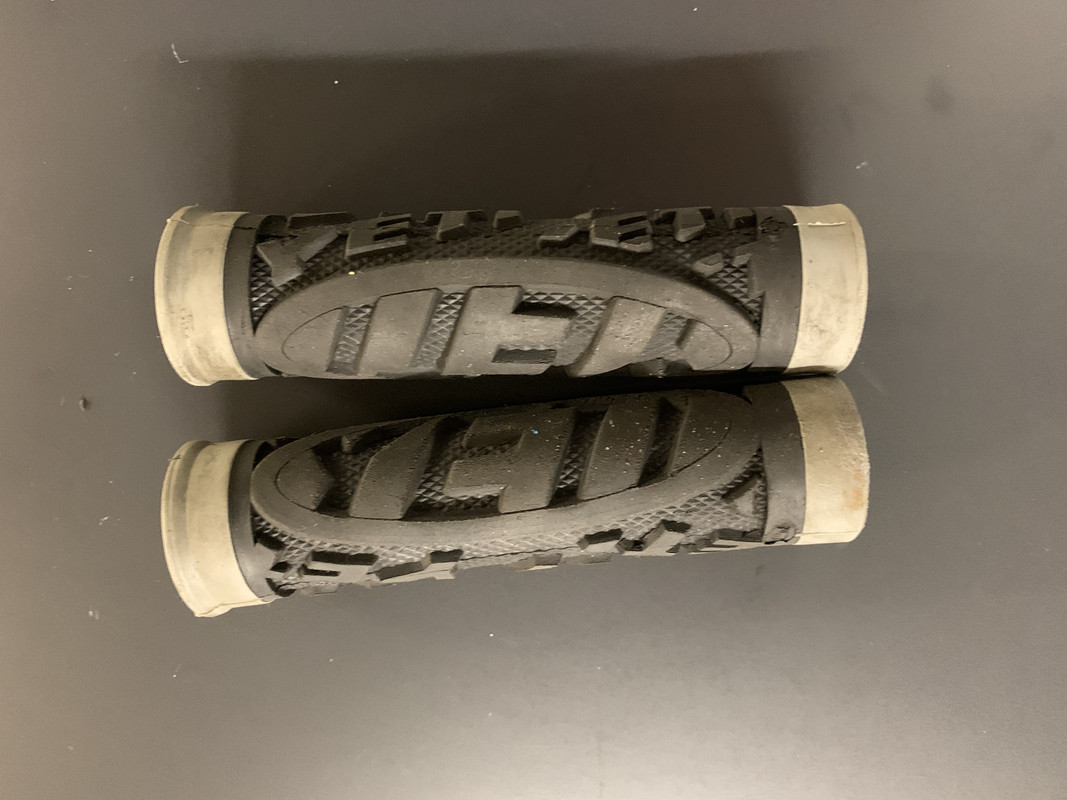 15885261-22B7-4EB5-A245-0F1E77957079