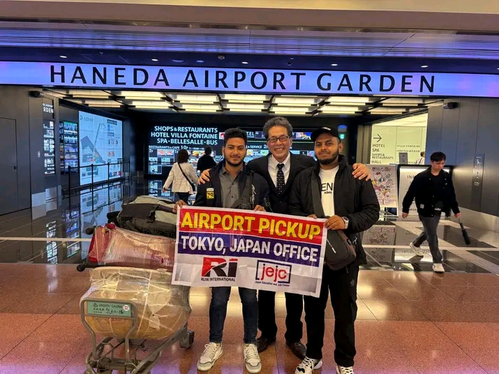 অফিস পরিবেশ ৩