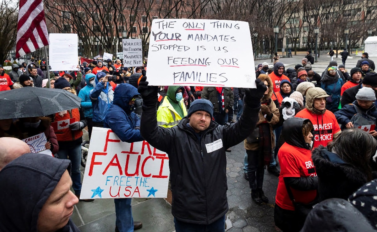 Nueva York despedirá a 3 mil empleados por no vacunarse contra Covid-19