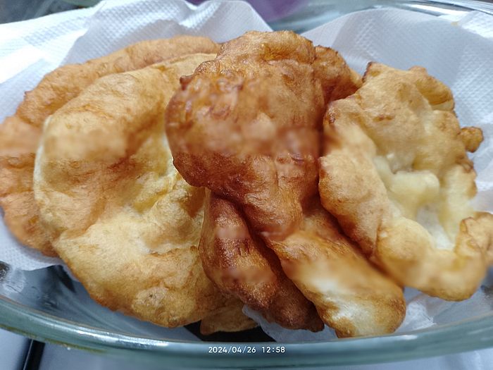 https://i.postimg.cc/8kF8q814/langos-20240426.jpg