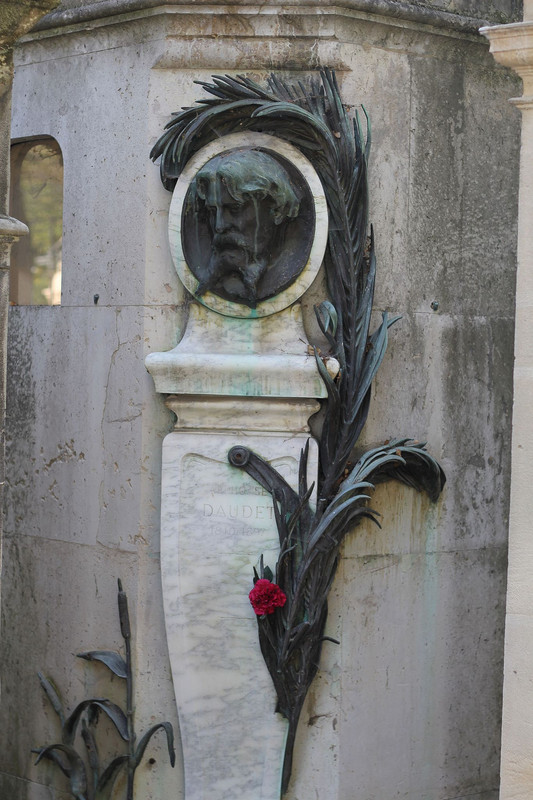 Tombe-de-Alphonse-Daudet-cimeti-re-du-P-re-Lachaise
