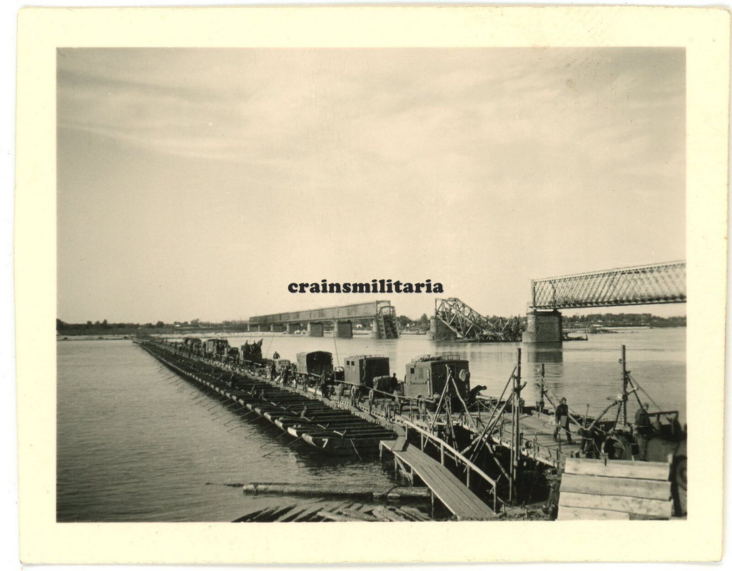 Orig. Foto 100.ID Lkw bei Dnjepr Brücke KREMENTSCHUG Ukraine 1941 Krementschuk