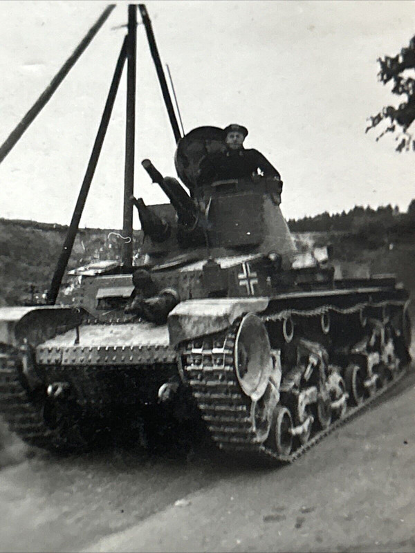 Foto Wk2 Wehrmacht Soldaten Panzer Kampf Front 2 Panzer Division (2)