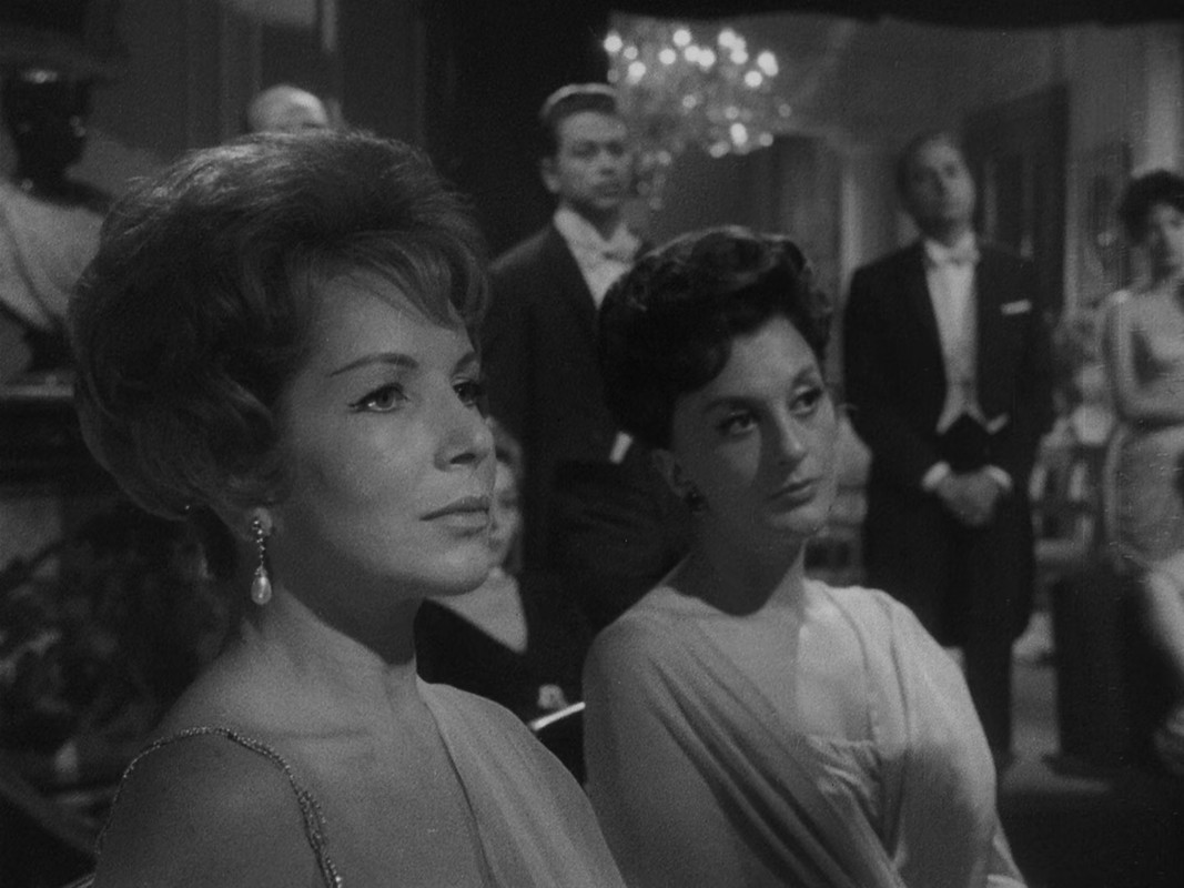 The Exterminating Angel (1962) Criterion.mkv_snapshot_00.14.51_[