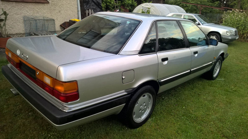 Audi200-1.jpg