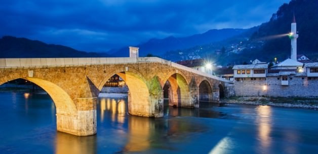 balkanlarin-kibleye-bakan-cami-kopruleri-1436095911-4966.jpg