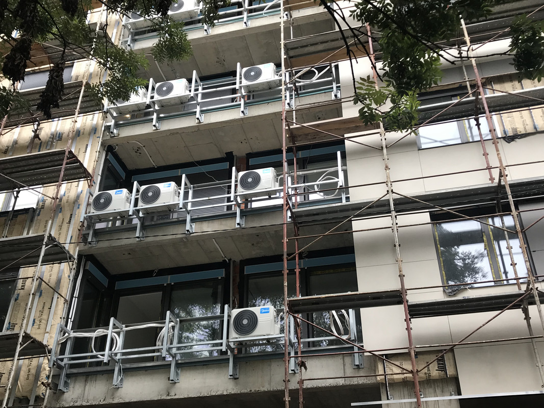 ADF1F3B9-A3A5-4672-8A63-6A92418259B9