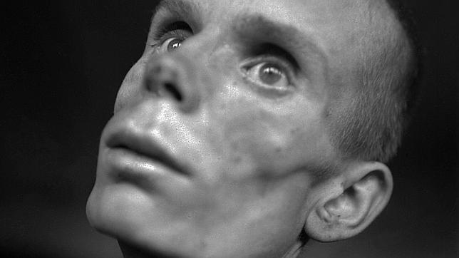 Imagen de un prisionero ruso de 18 años, en el momento de su liberación