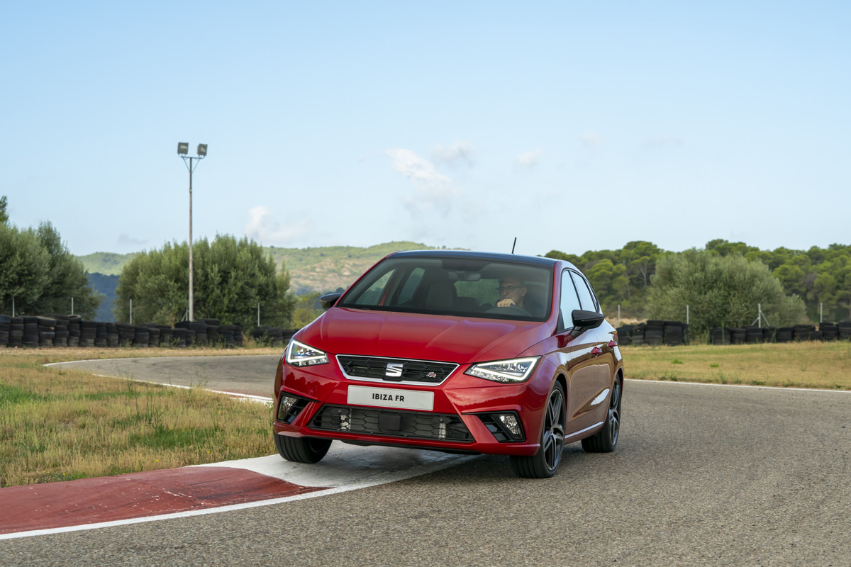 SEAT-essence-70-years-concentrating-sportiness-in-a-compact-size_13_HQ