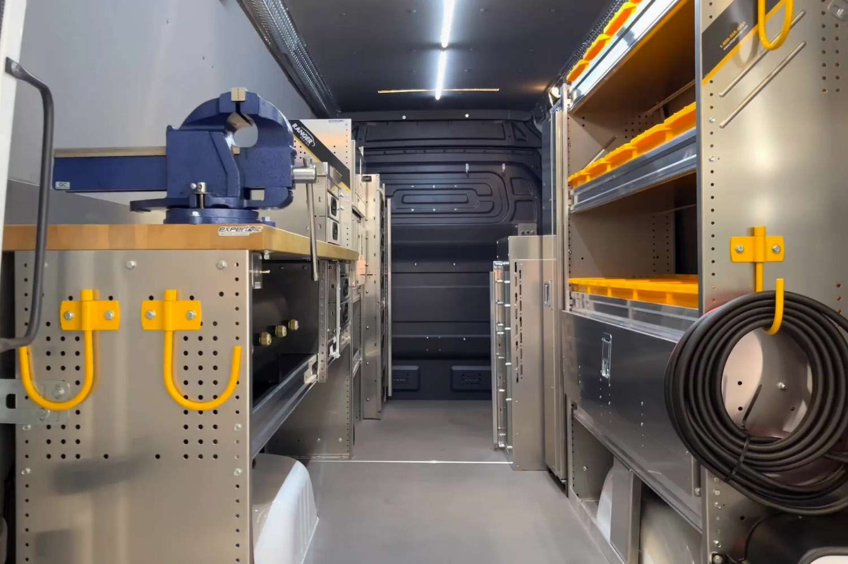 How Ranger Shelves Optimize Storage Capacity in Commercial Vehicles?