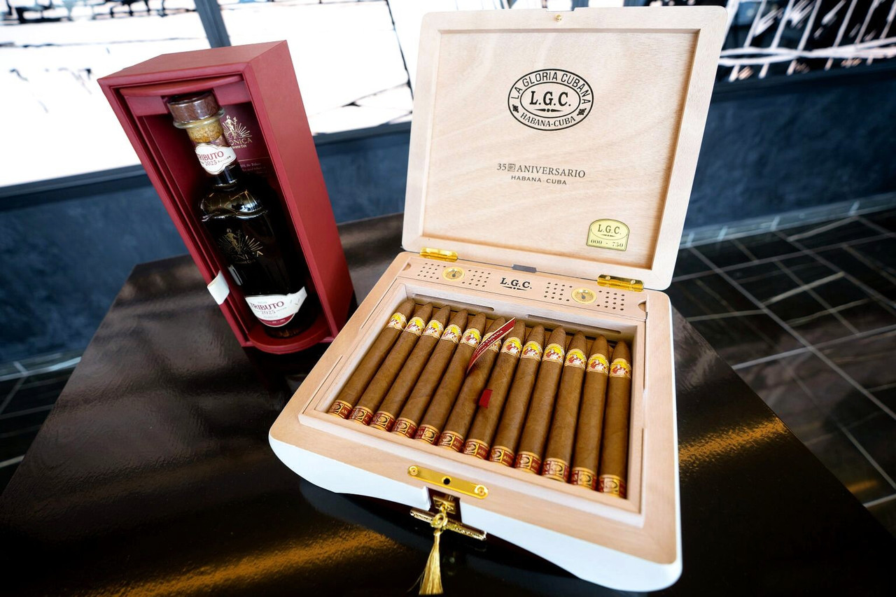 Festival del Habano XXV La Gloria Cubano 35 Aniversario La Casa del Habano Open Box 1536x1024