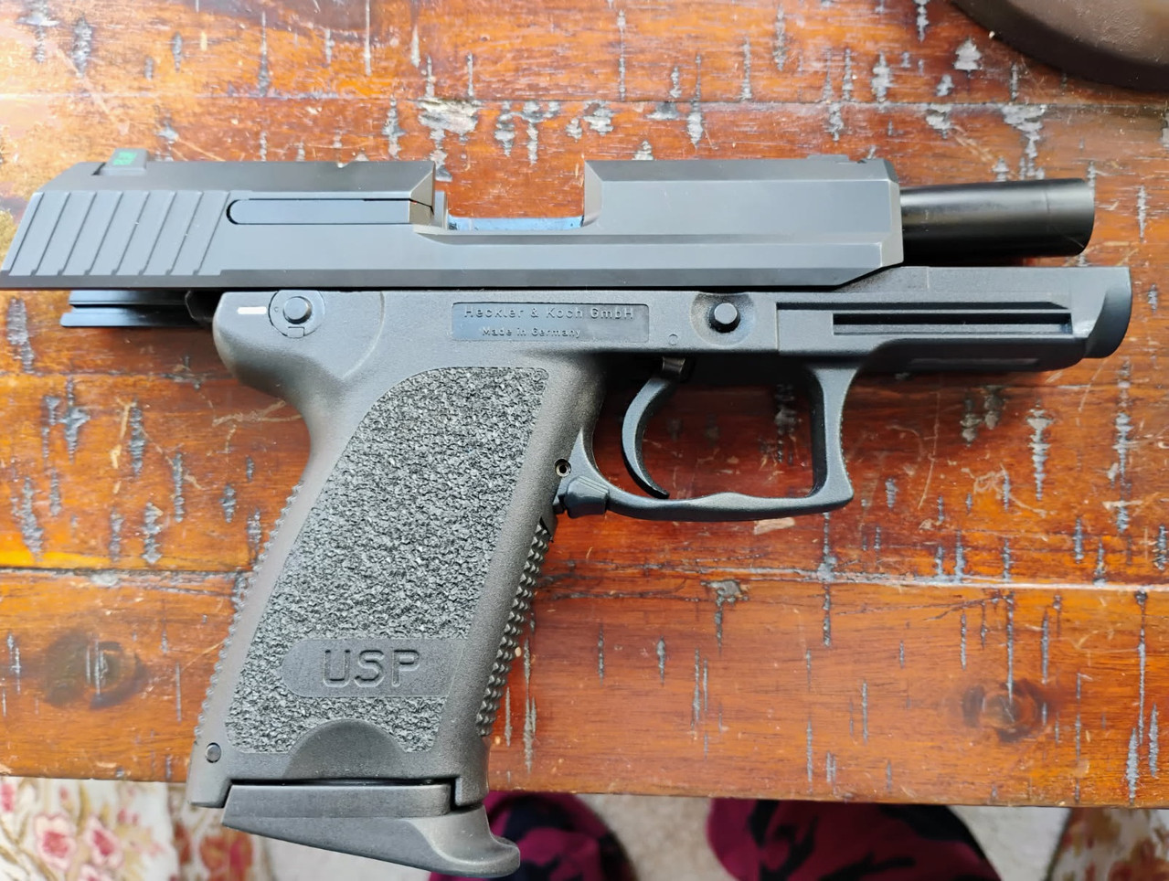 HK USP COMPACT 45 ACP Night sights ,3 mags - 24hourcampfire