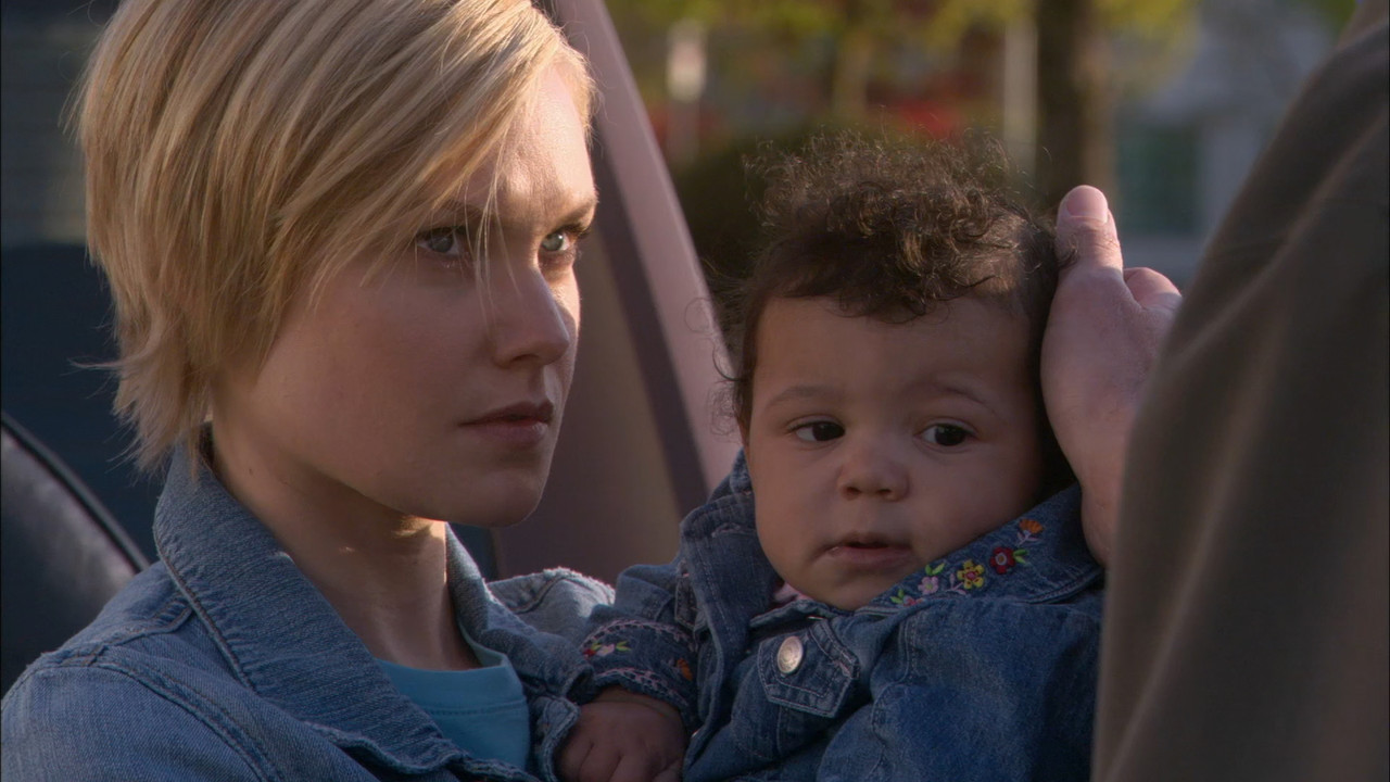 The 4400 (2004) - S03E01 - The New World (1) (1080p BluRay x265 