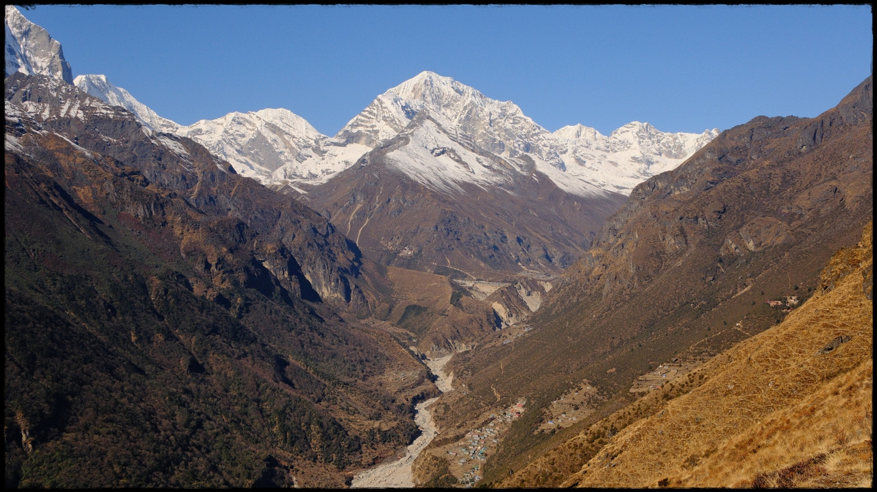 Día 3. Día de aclimatación: Hillary Memorial, Khunde & Khumjung - Everest Three Passes Trek: tres pasos, tres cimas, tres campos base (5)