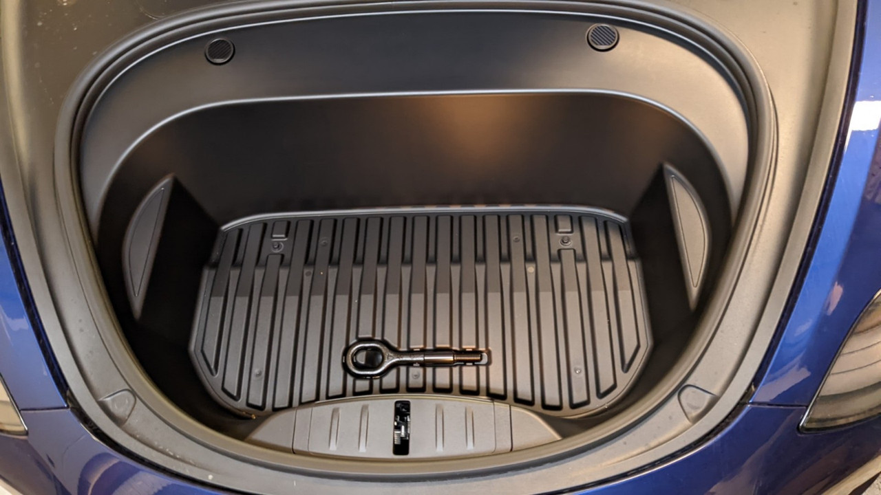 Coffre avant rangement (6)