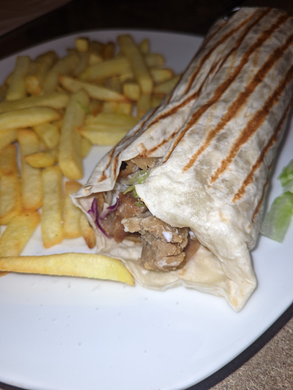 Andanzas nocturnas + kebab + mesas sucias+ hoja de reclamaciones