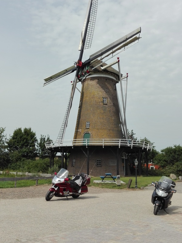 0252 GL (03907) De Hollandsche Molen - Neede 31