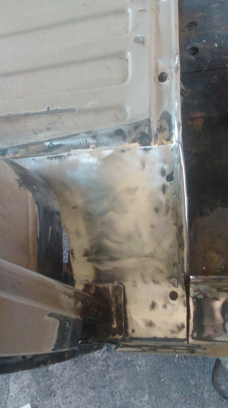 poserustineplancherAR[1]