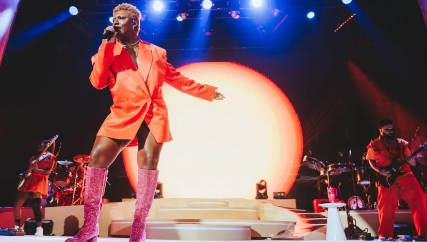 Modelo-de-foto-horizontal-2024-11-13T172318-828-scaled