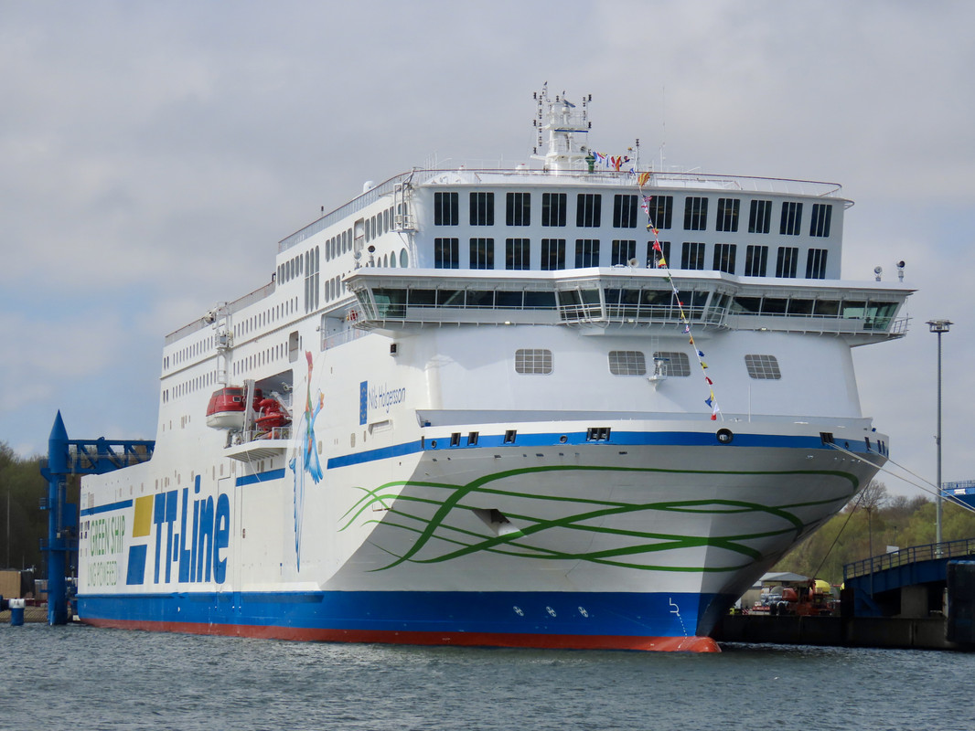 34F0E4C9-CE6E-4A00-8591-80FE748F7CEE