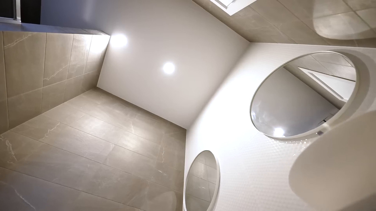 DESIGNER RESIDENCE _ CINEMATIC REAL ESTATE VIDEO IN 4K _ SONY FX6_299