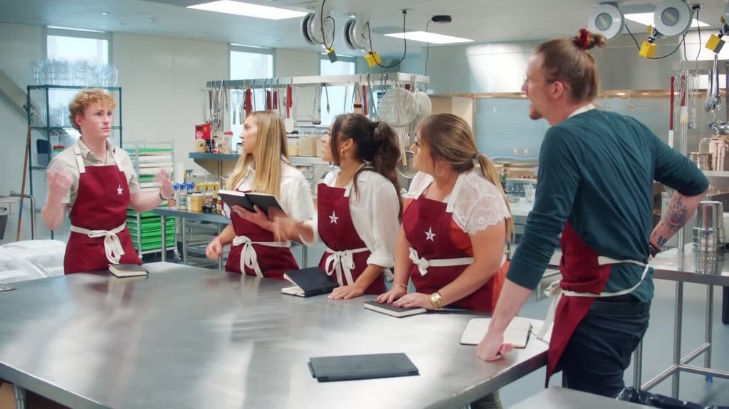 [Image: w6jm9n6rewi1.jpg]