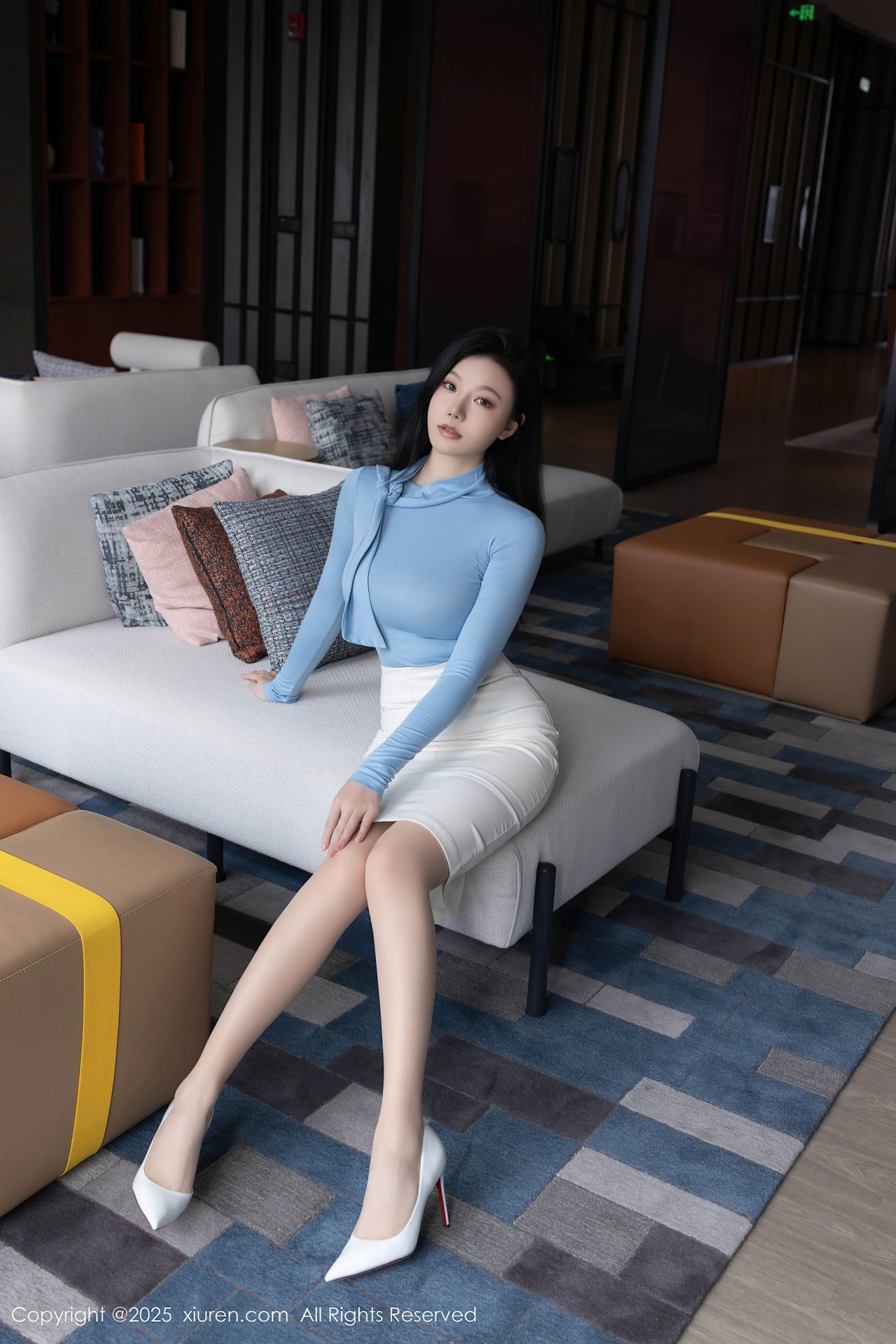 安然anran 脚踩白色高跟鞋，丝足诱惑写真80P插图3