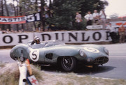 24 HEURES DU MANS YEAR BY YEAR PART ONE 1923-1969 - Page 46 59lm05-AM-DBR1-300-R-Salvadori-C-Shelby-15a