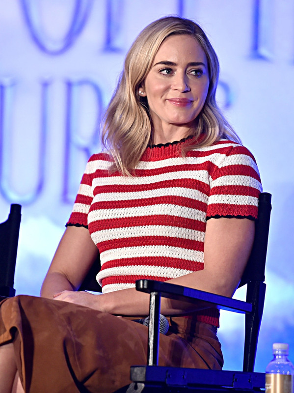 emily-blunt-disneys-mary-poppins-returns-press-conference-beverl
