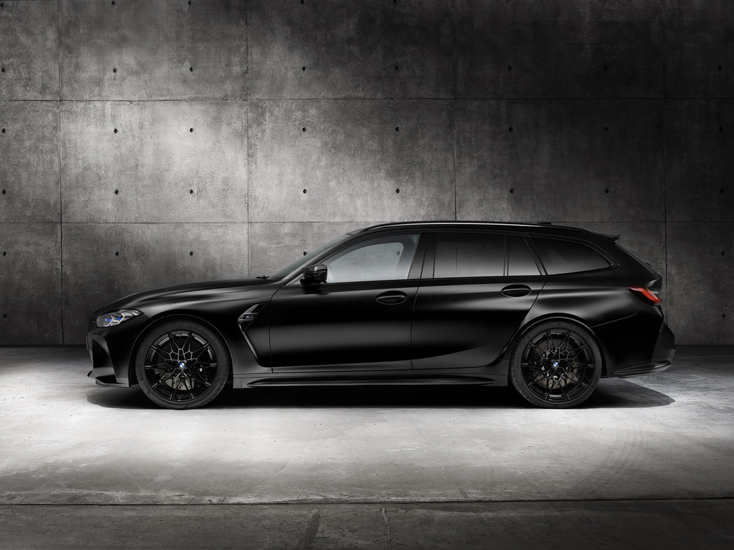 P90468277_highRes_the-first-ever-bmw-m
