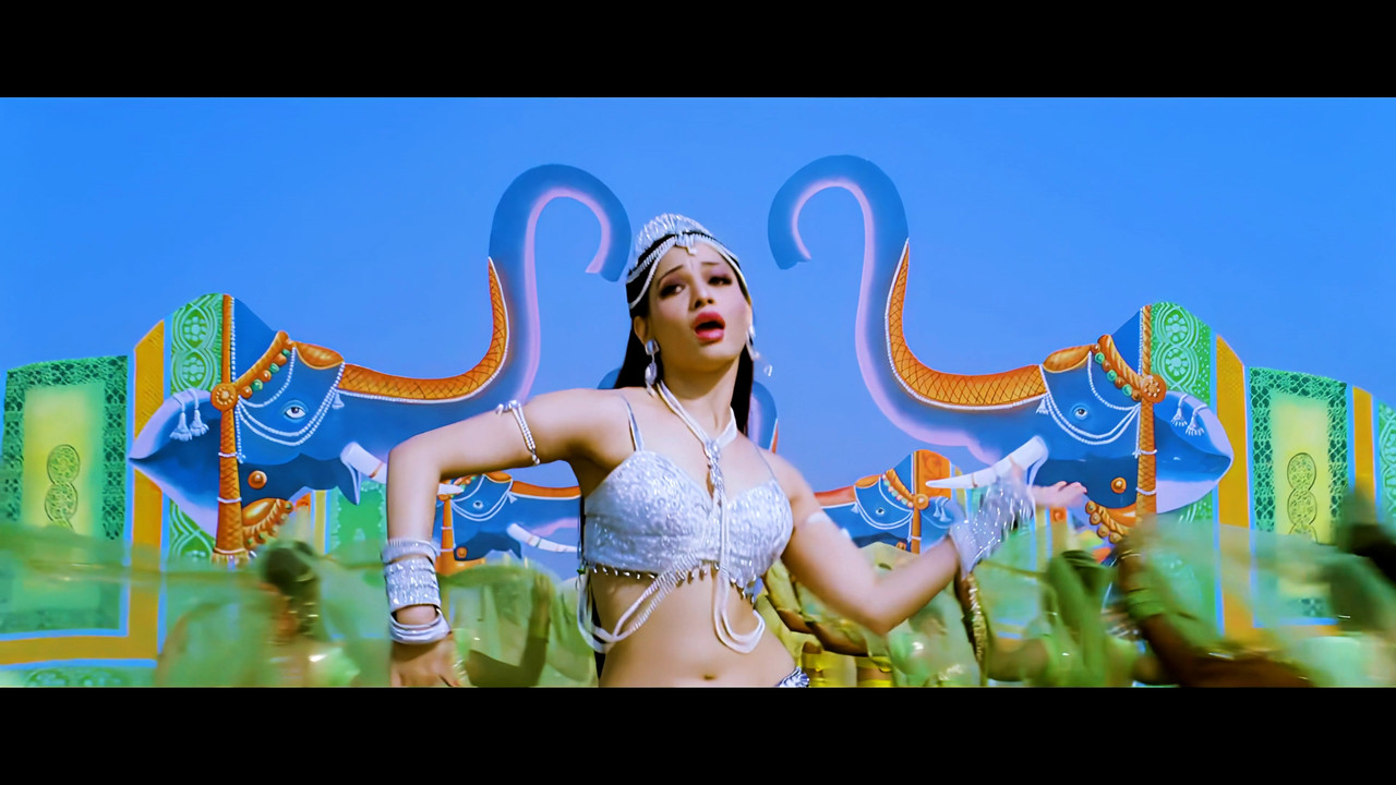 Tamanna Hot Song From Himmatwala Naino Main Sapna 4K (Best Quality).mp4_snapshot_01.46_[2021.04.05_1