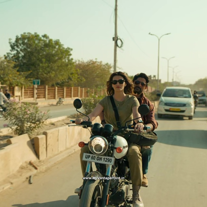 kriti-sanon-riding-bike-in-bachchhan-paandey