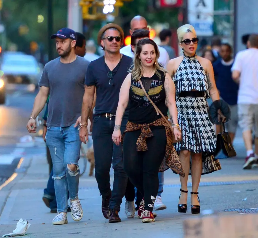 5-26-18-Arriving-at-the-bar-in-NYC-002.w