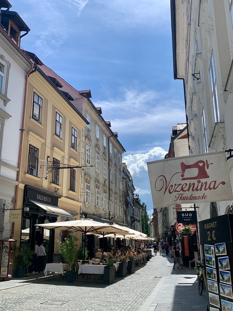 Liubliana o Ljubljana. Visita a la capital I - Trieste (Italia) y Eslovenia en pocos, poquísimos, días. Julio de 2025. (25)