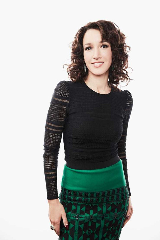 Jennifer-Beals-11