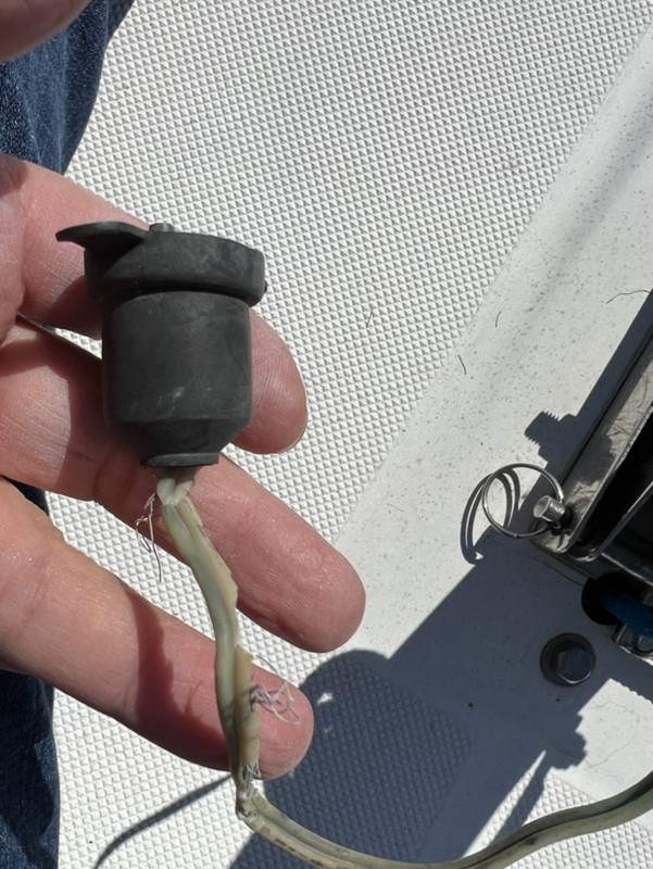 376A0CF8-4313-40B0-8D29-DA0014739FF1_1_105_c