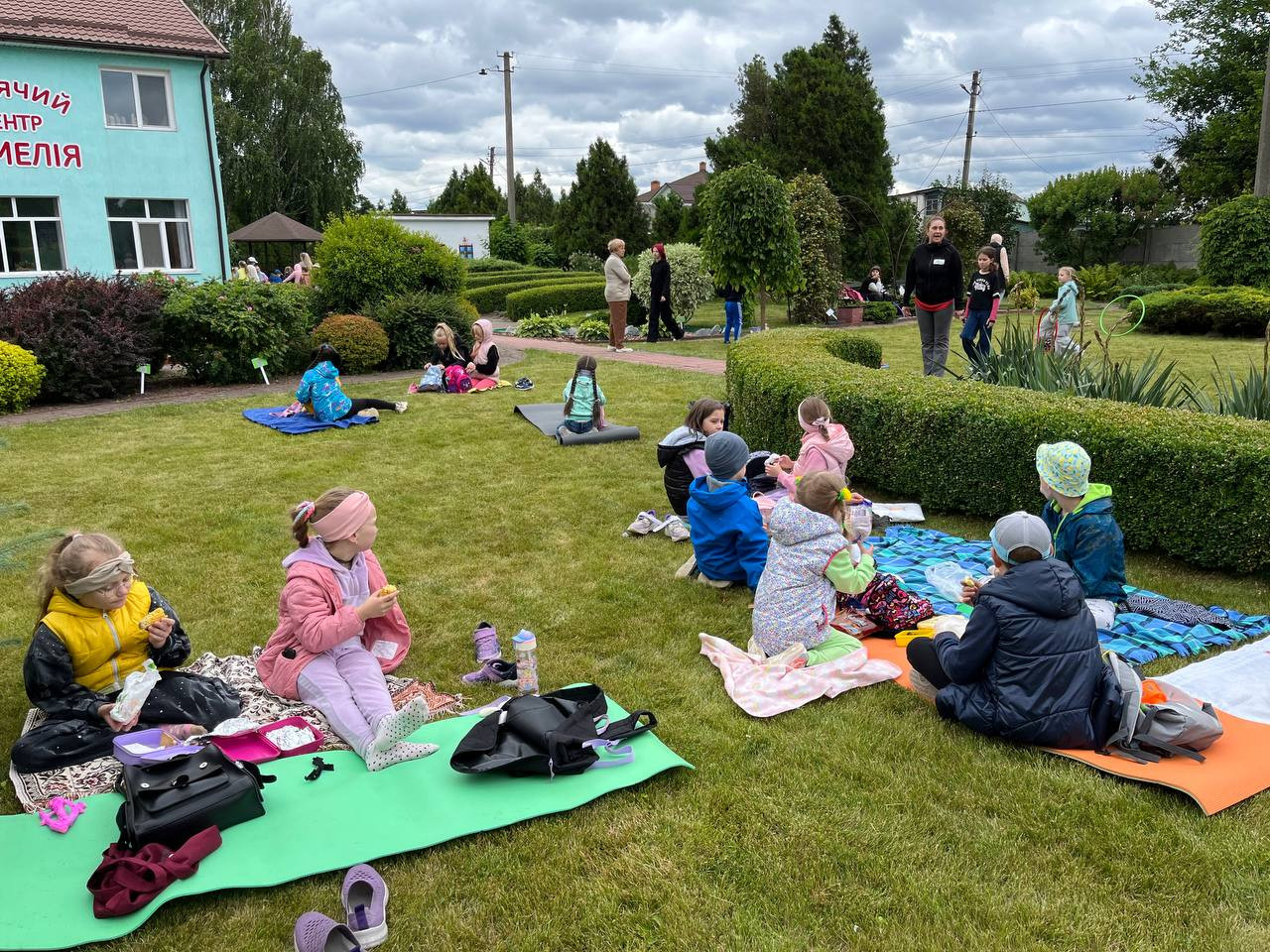 Дружня атмосфера