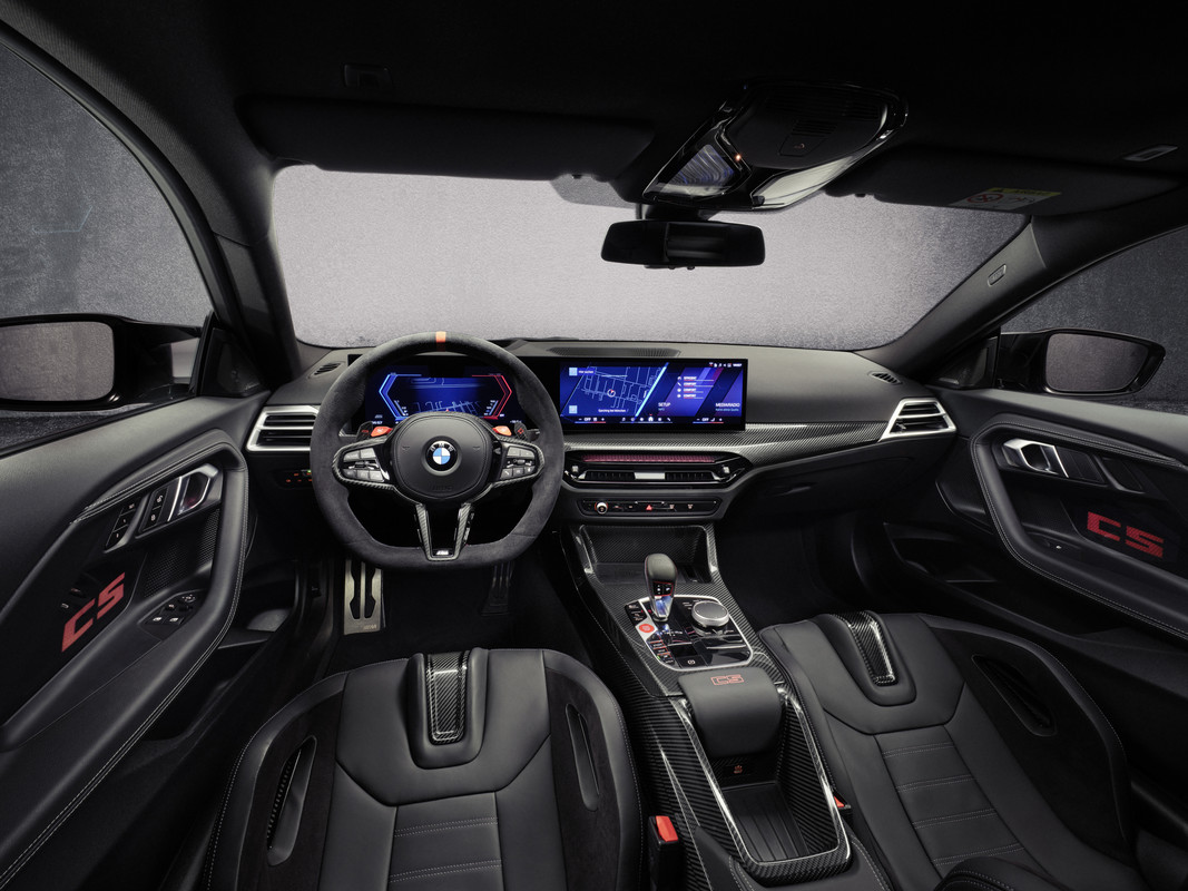 P90600919_highRes_the-new-bmw-m2-cs