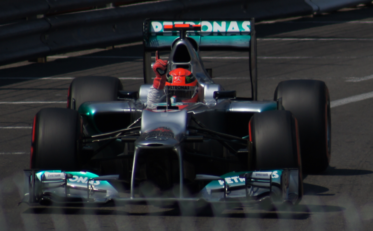 Schumacher-pole-Mercedes-celebration-Mon