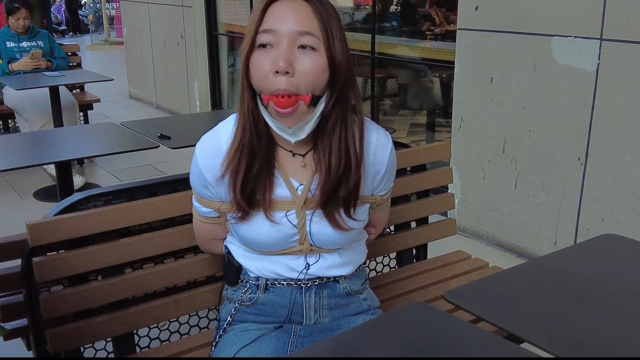 晓鹿绳艺 艾琳逛超市.mp4_20250127_185256.658